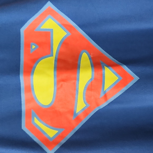 NWT Women's DC Superman T-shirt - Picture 3 of 6